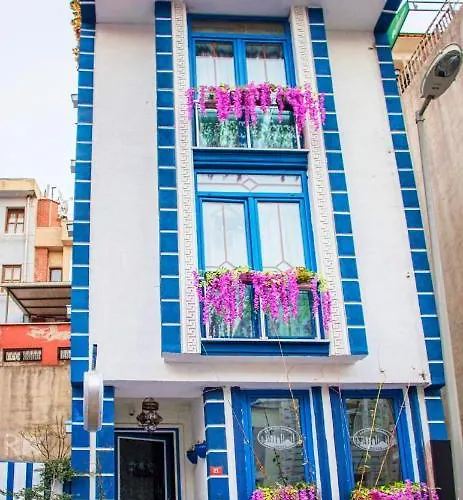 La Petite Maison Hotel
